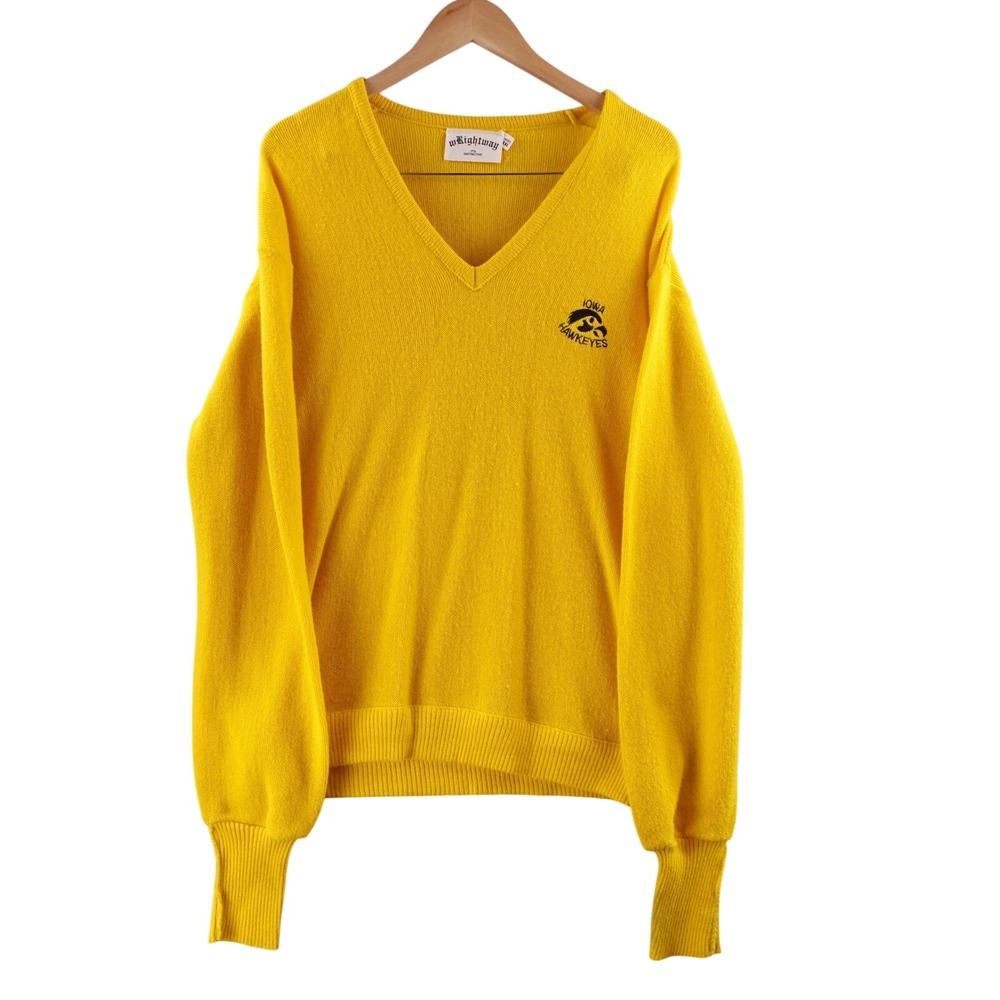 Vintage wRightway Mens XXL Yellow Iowa Hawkeyes V Neck Sweater Pullover Preppy